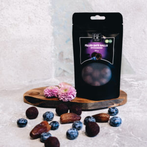 Filled date balls with blueberries 100gr