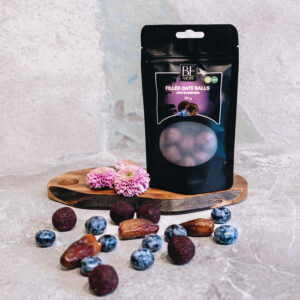 Filled date balls with blueberries 100gr