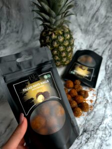 Filled date balls with pineapple 100g