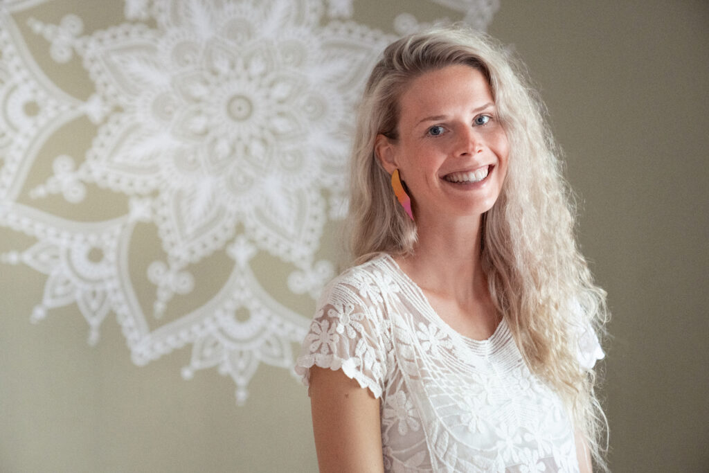 „Emadus on nagu merelaine – vahel rahulik, vahel tormine, aga alati imeline“ – elustiilitreener Kaisa jagab oma esimesi 8 kuud emana