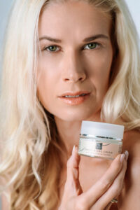 Exfoliating cream with apricot kernel powder 50ml